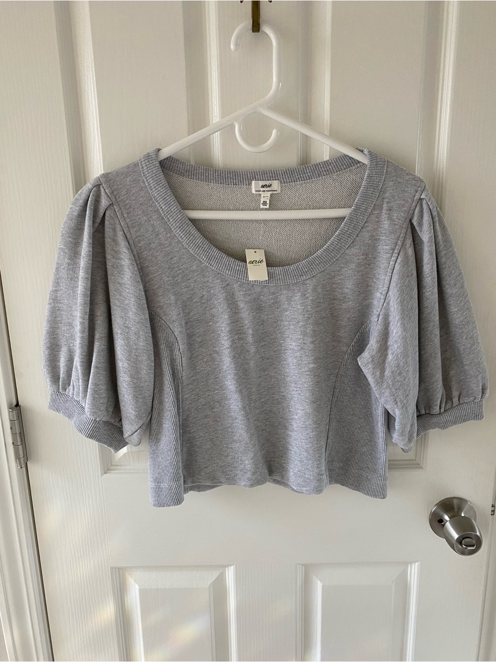 aerie Gray cropped seams right Puff short Sleeve Sweatshirt | NWT | Medium